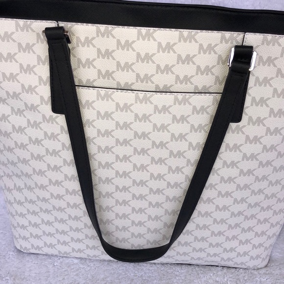 ⚠️SALE⚠️NWT Michael Kors purse. FINAL Price-Firm - Picture 6 of 12